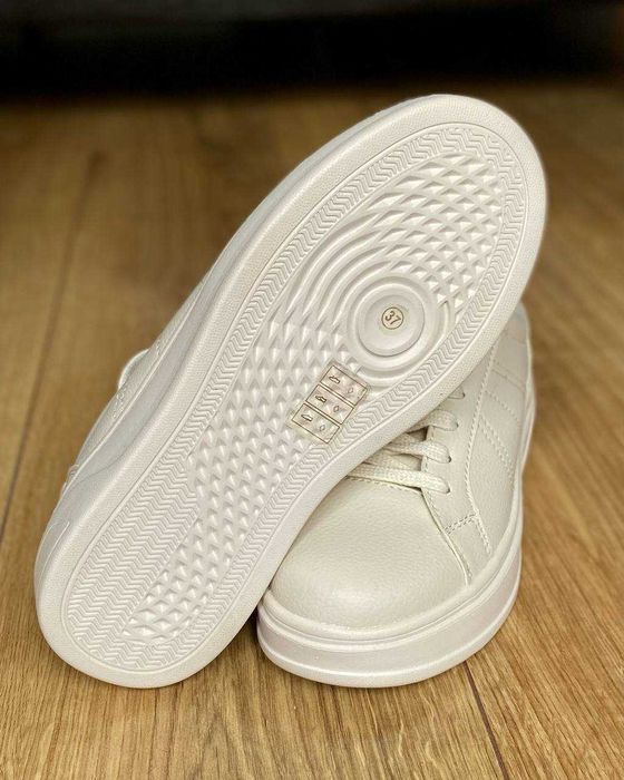 Кеди House молочного кольору 37р, нові (23.5см)