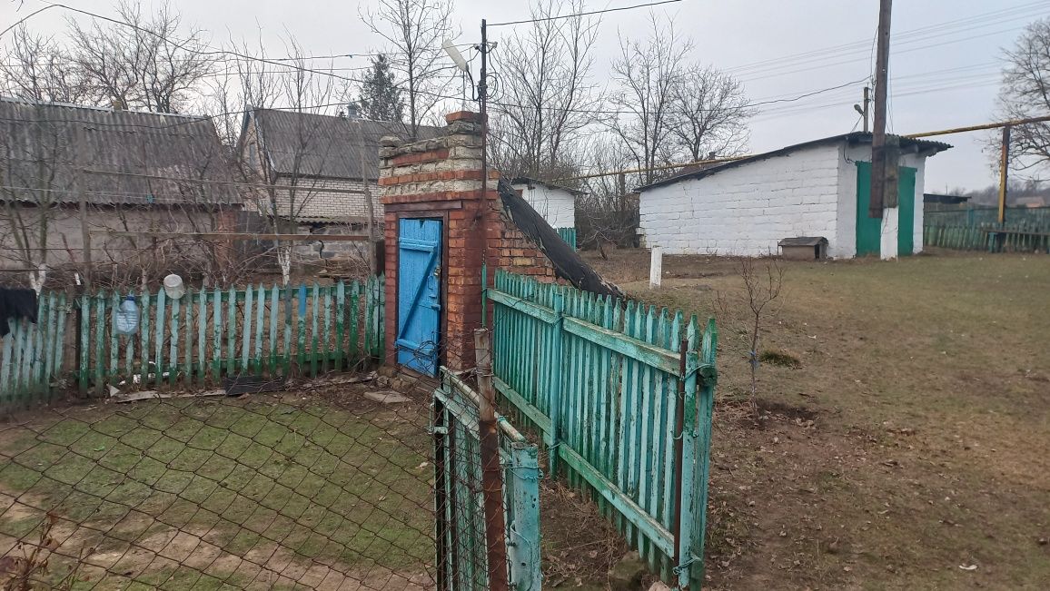 Гарний  будинок в центрі села