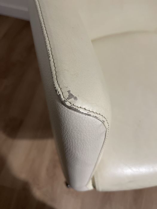 Крісло з екошкіри