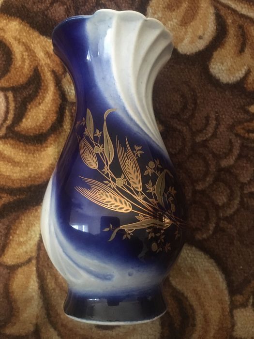 Куманець-Васильківська майоліка.і дві прекрасні вазочки із минулого.