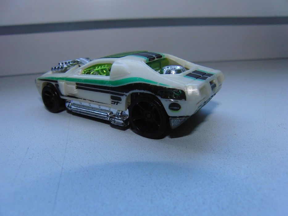 Hot Wheels Hollowback