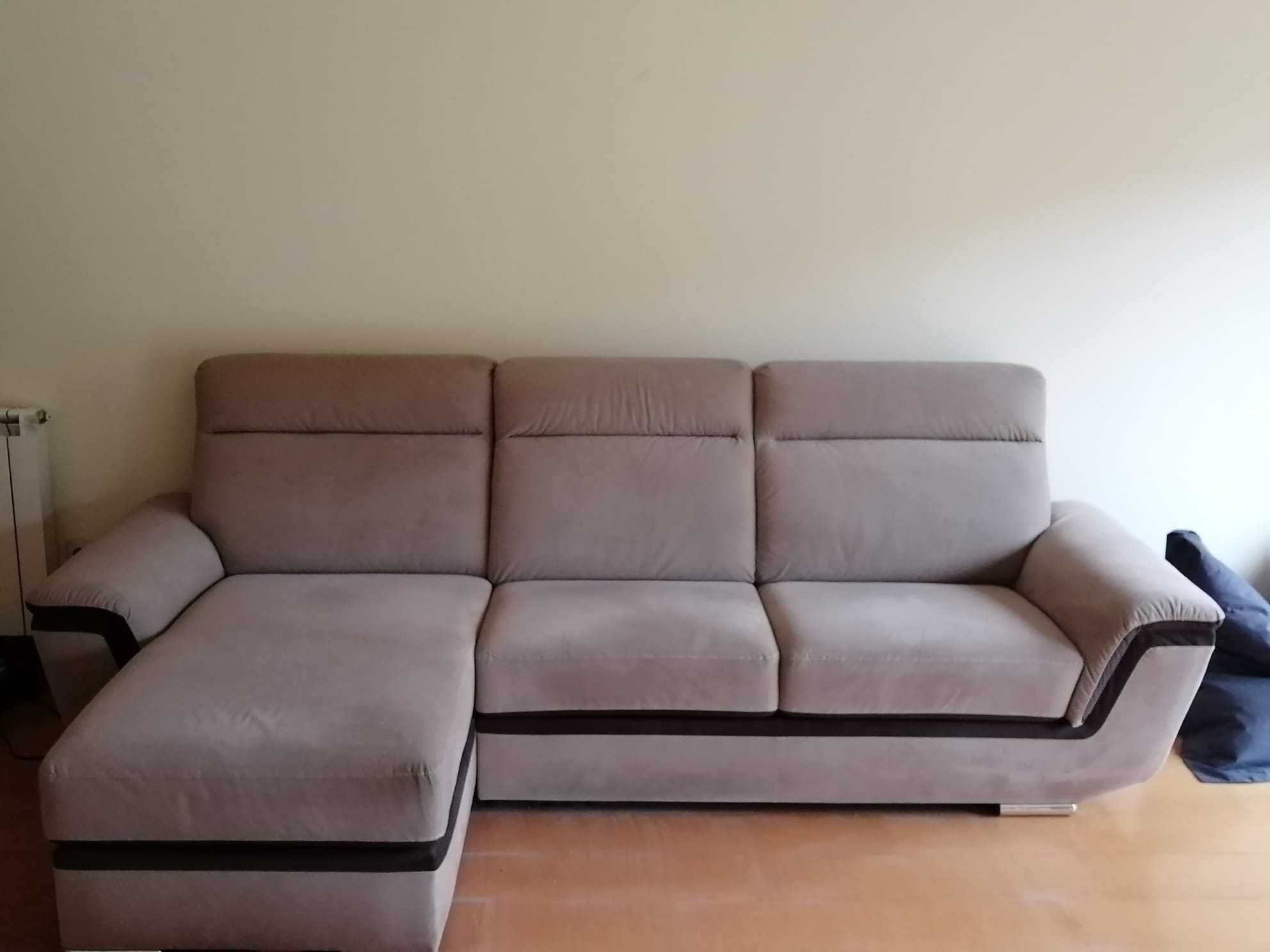 Sofa com pouco uso