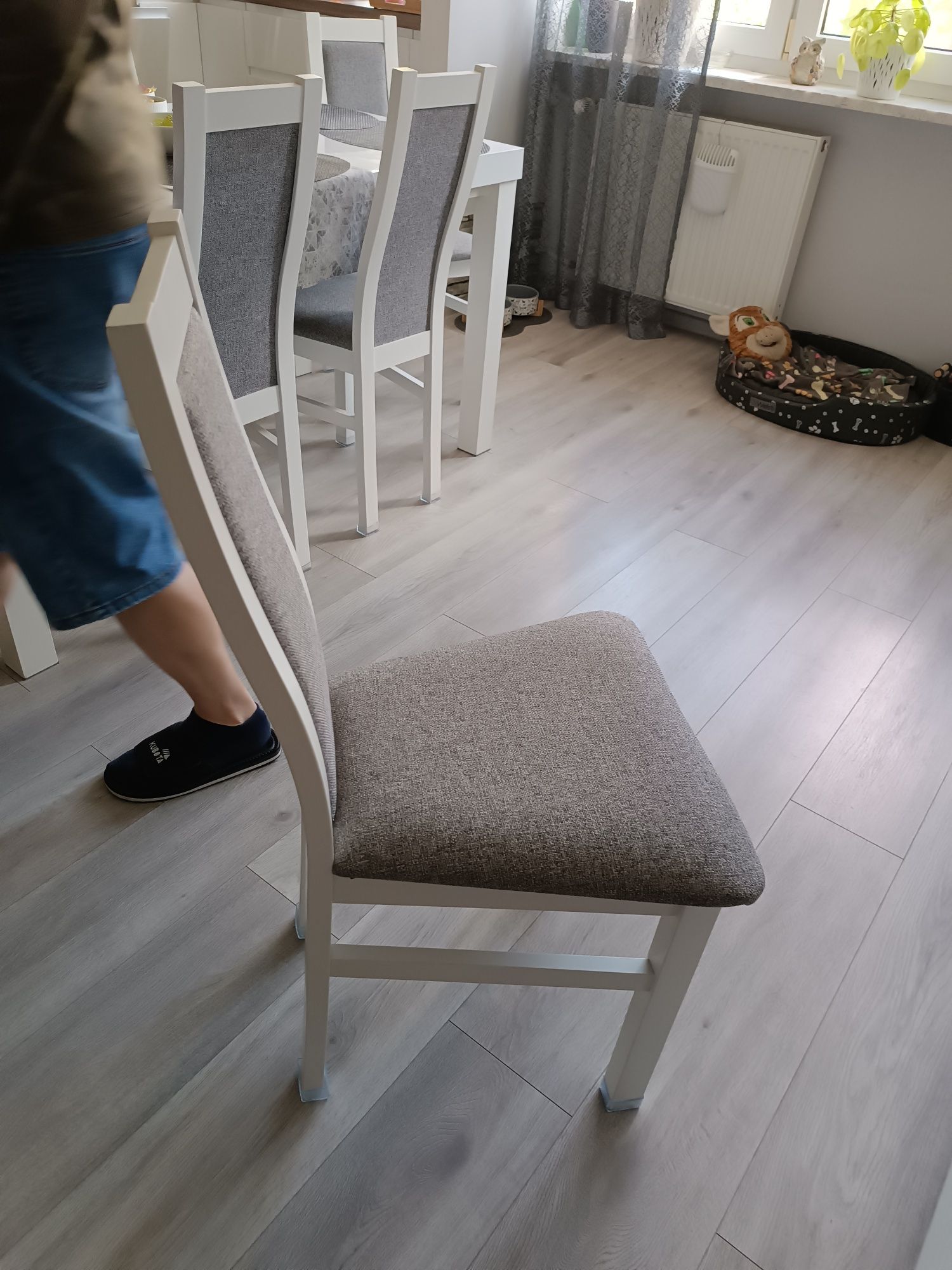 Sprzedam stół z krzeslami
