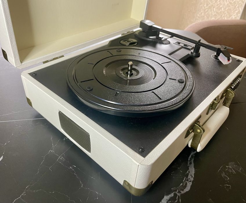Вініловий програвач m46 білий usb радіо Bluetooth у іормі валізи