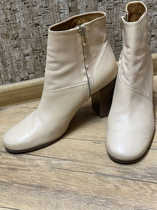 Other stories шкіряні ботильони