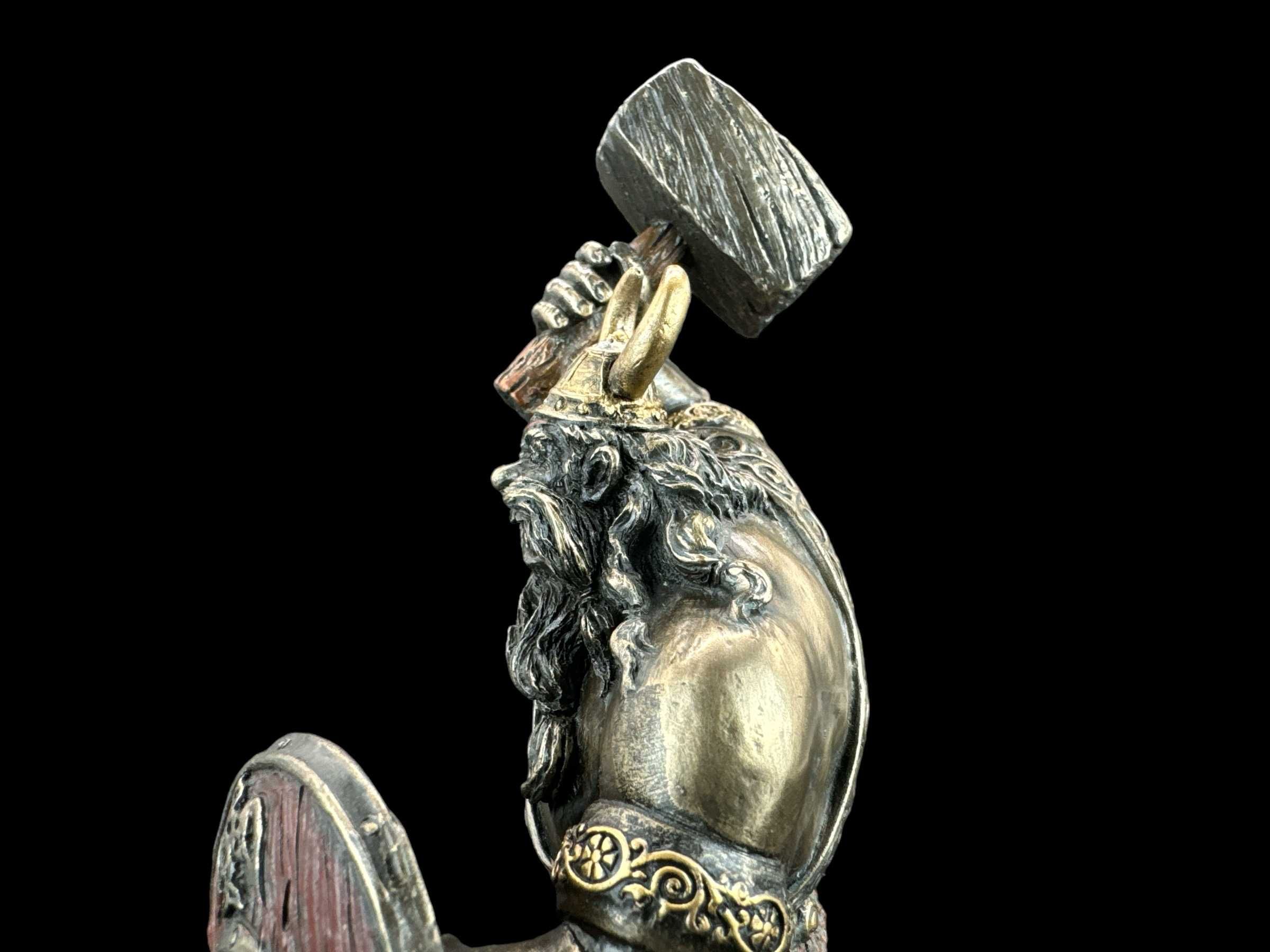 Wojownik Wikingów Z Młotem I Tarczą Veronese (Wu76639a4)