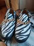 Sprzedam Pół buty skórzane zebra