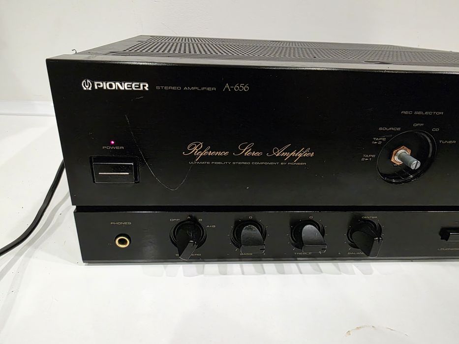 Ceniony wzmacniacz stereo Pioneer A-656.