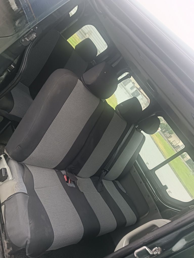 Renault Trafic 1.9 2002r klima 9-os zielony met