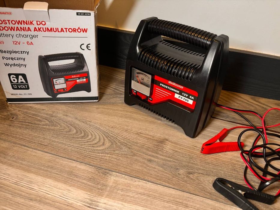 Ładowarka samochodowa