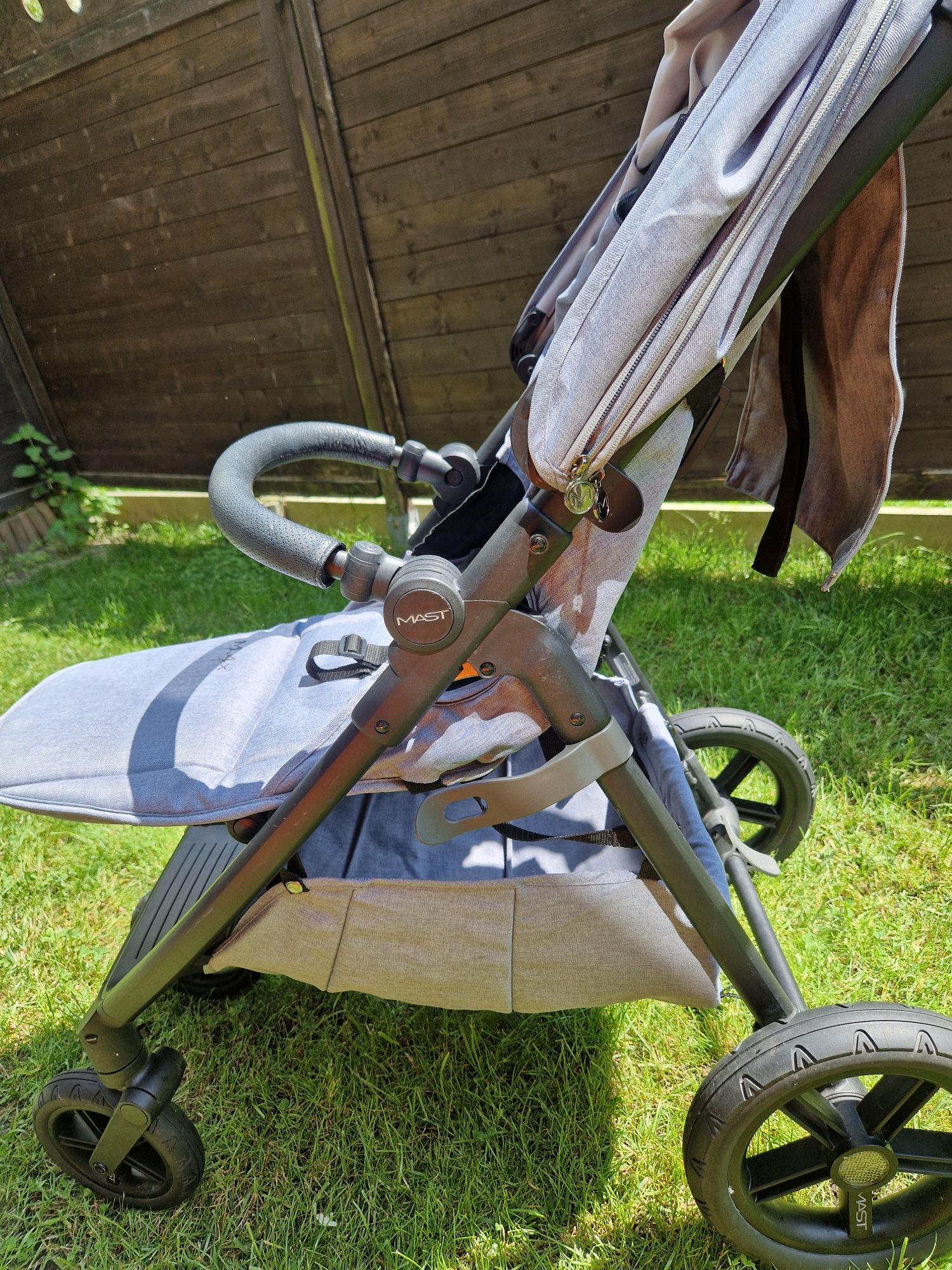 Mast Swiss Design M4X PLUS wózek spacerowy