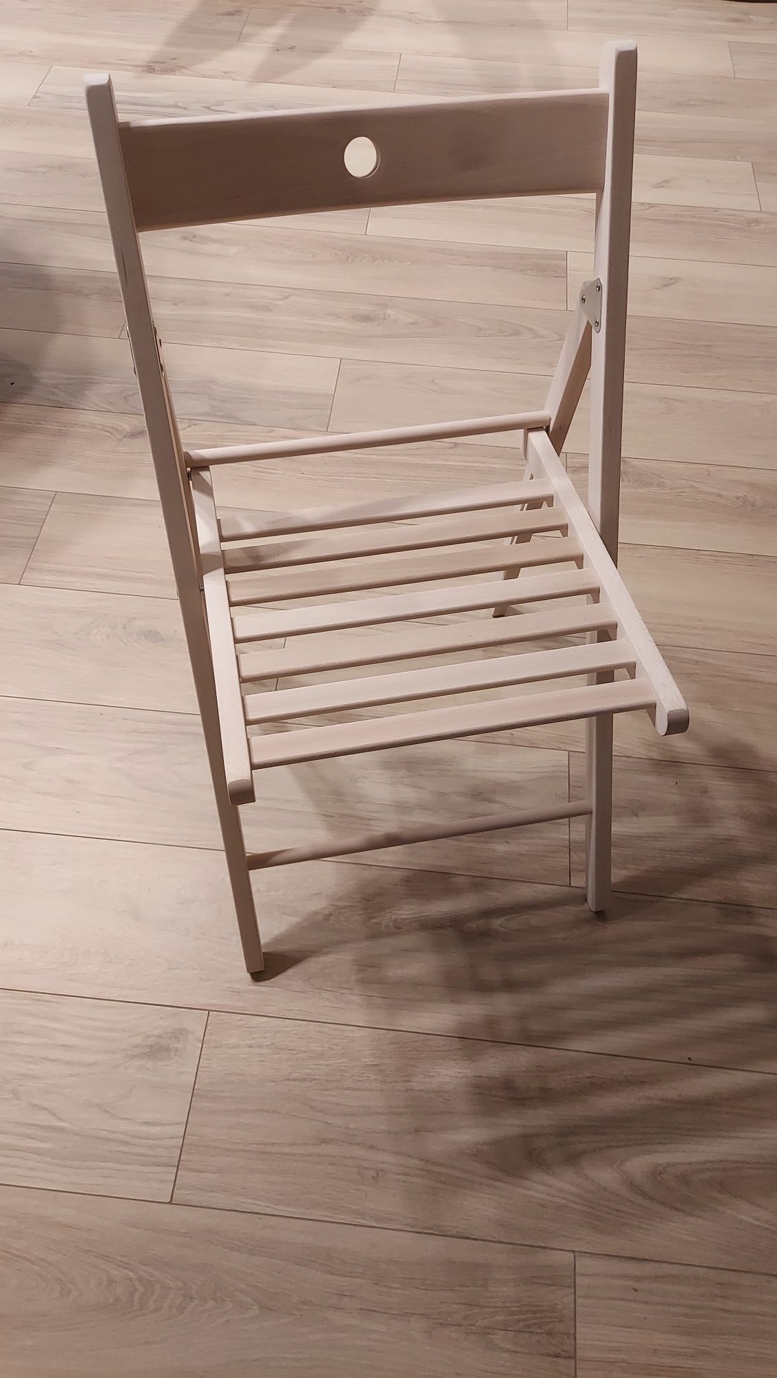 Krzesła Ikea Frösvi.
