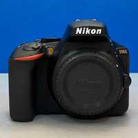 Nikon D5600 (Corpo) - 24.2MP