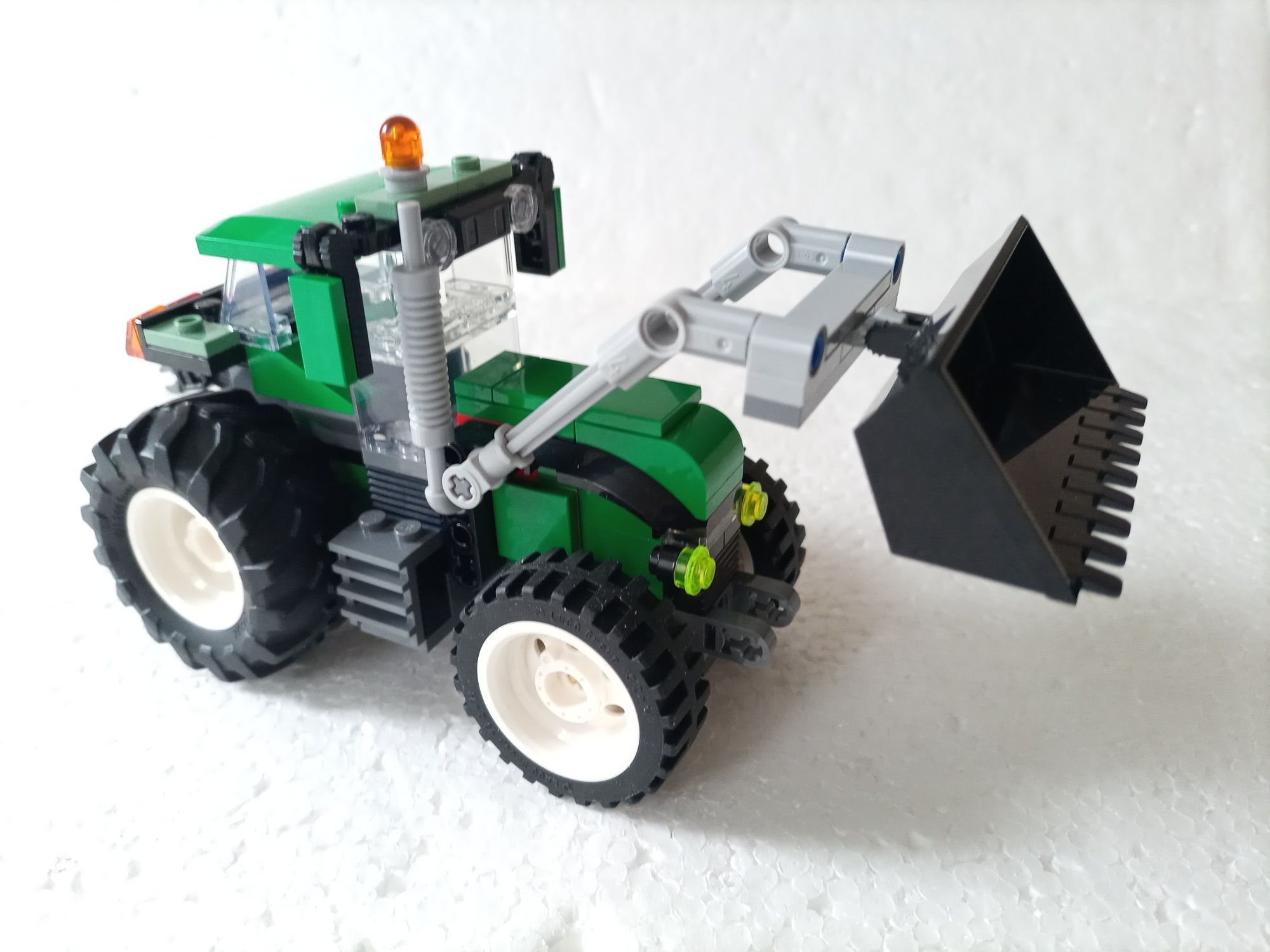 Klocki LEGO traktor farma