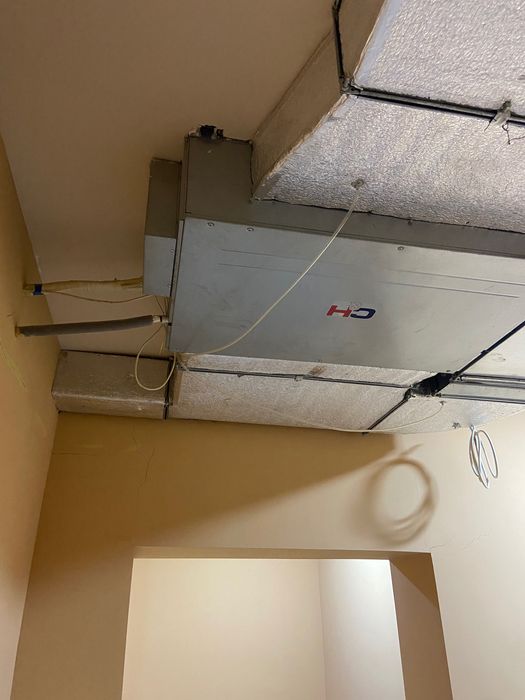 Продам будівлю комерційного призначення.