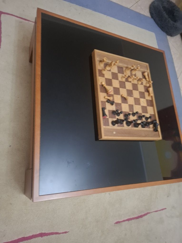 Mesa centro castanha e preta