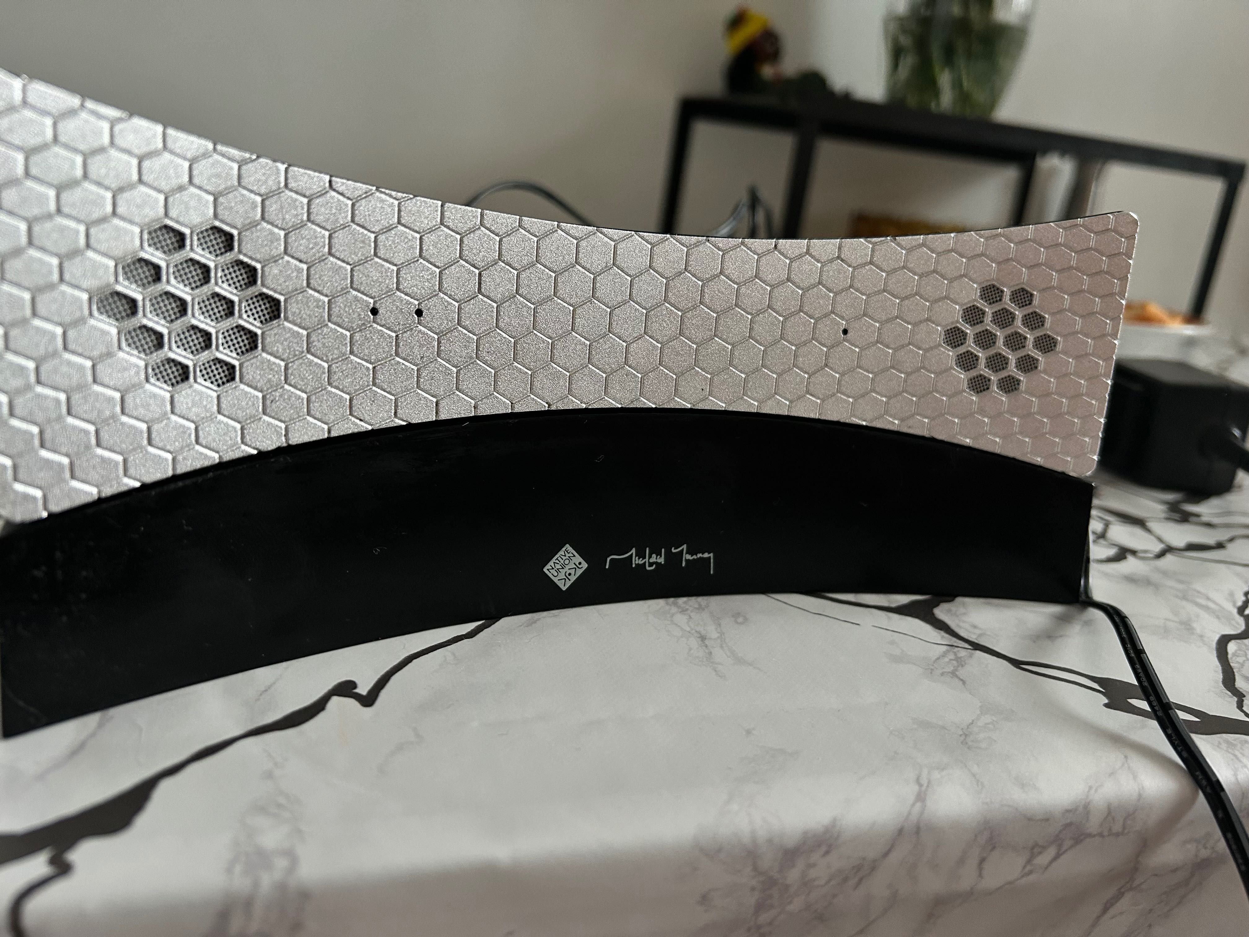 Sluhawka bluetooth Native Union Moshi Moshi 04