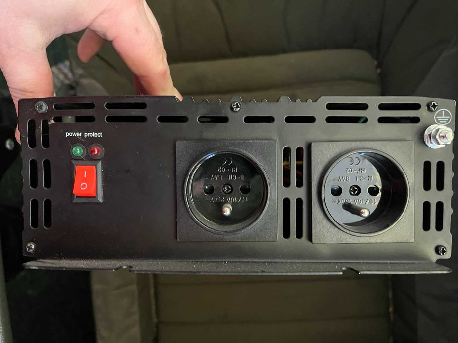 Преобразователь напряжения Volt Polska SINUS 5000 12V/230V 2500/5000W