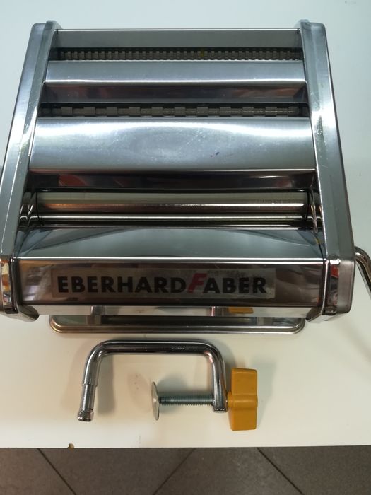 Máquina para modelar massa fimo