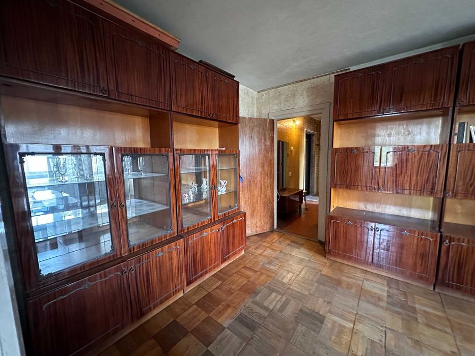 Продам 4  ком  кв  в  р-ні  Боевой  вул   Льотна  1     5/5 пан дома