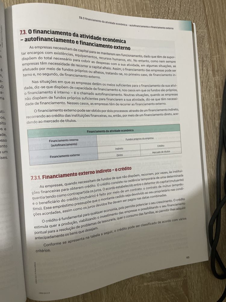 Livro Economia A preparação para o exame