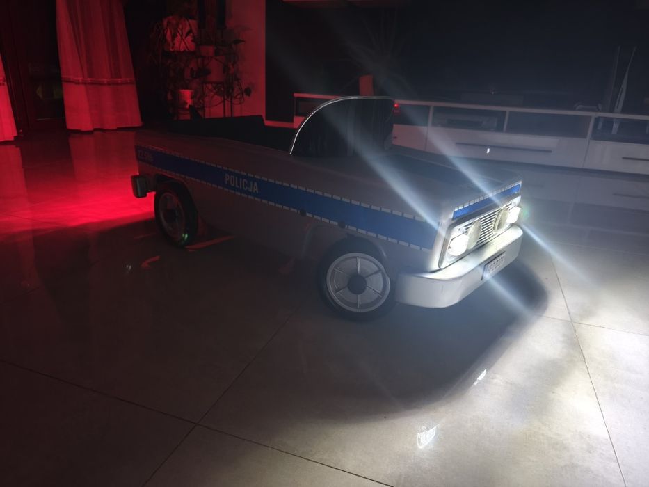 Azak, Moskwicz, AUTKO NA PEDAŁY