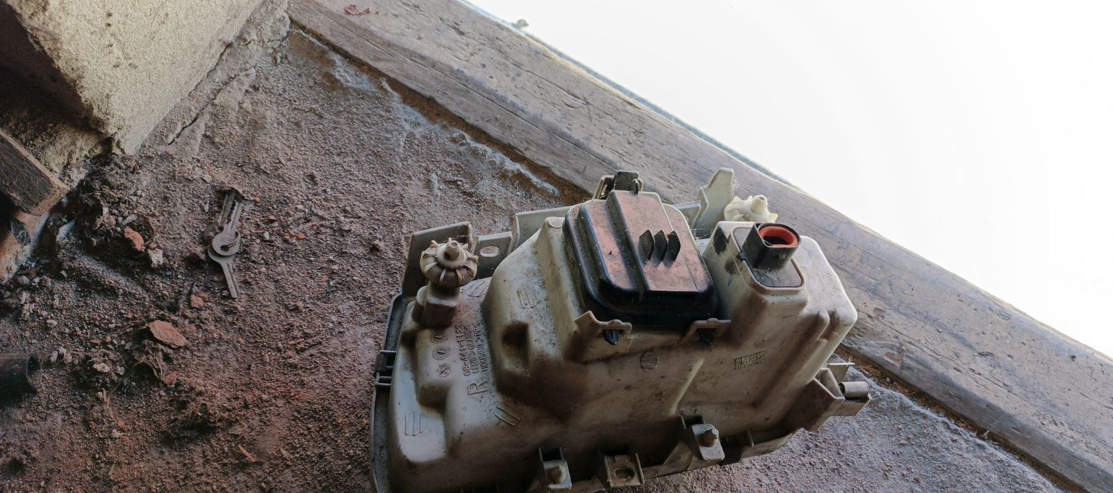 Lampa przednia VW polo 6n