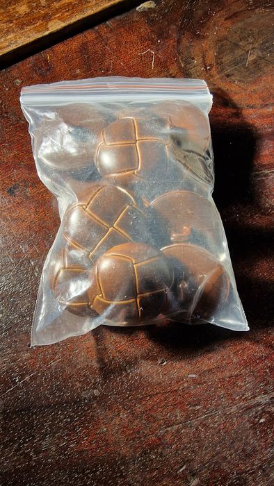 New buttons are 1064563987153537121