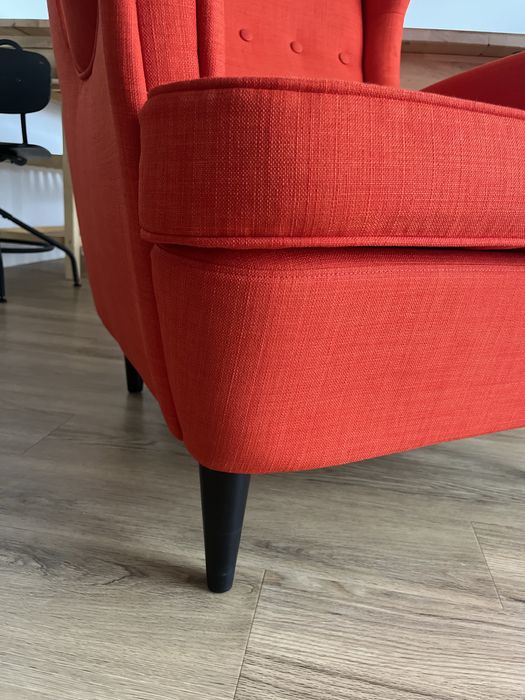 Ikea Fotel Strandmon uszak czerwony