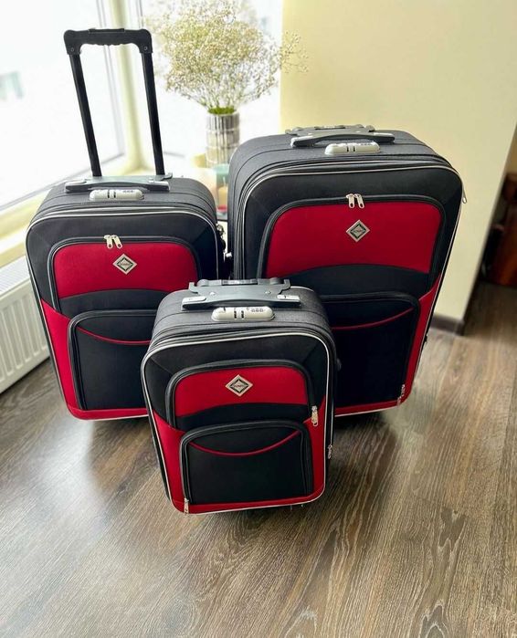 Дорожня валіза чорно-червона.Велика