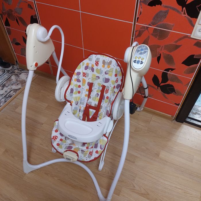 Дитяче крісло гойдалка