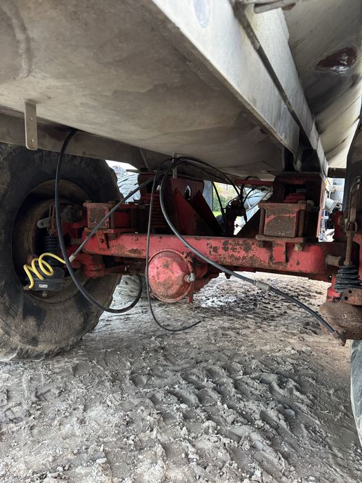 Beczka z ramieniem BRIRi 14000L – oś skrętna