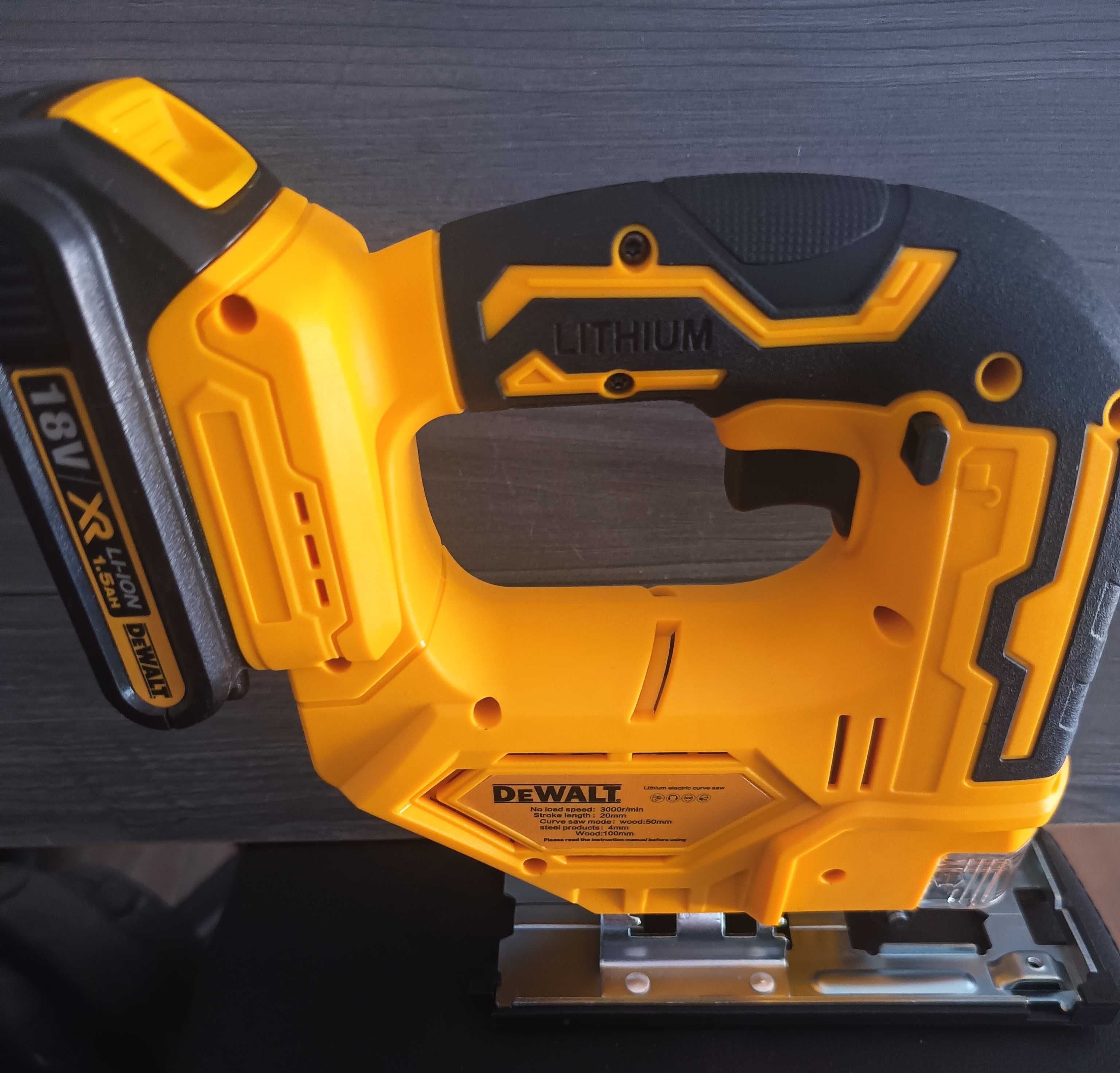 Wyrzynarka DeWalt 2700RPM