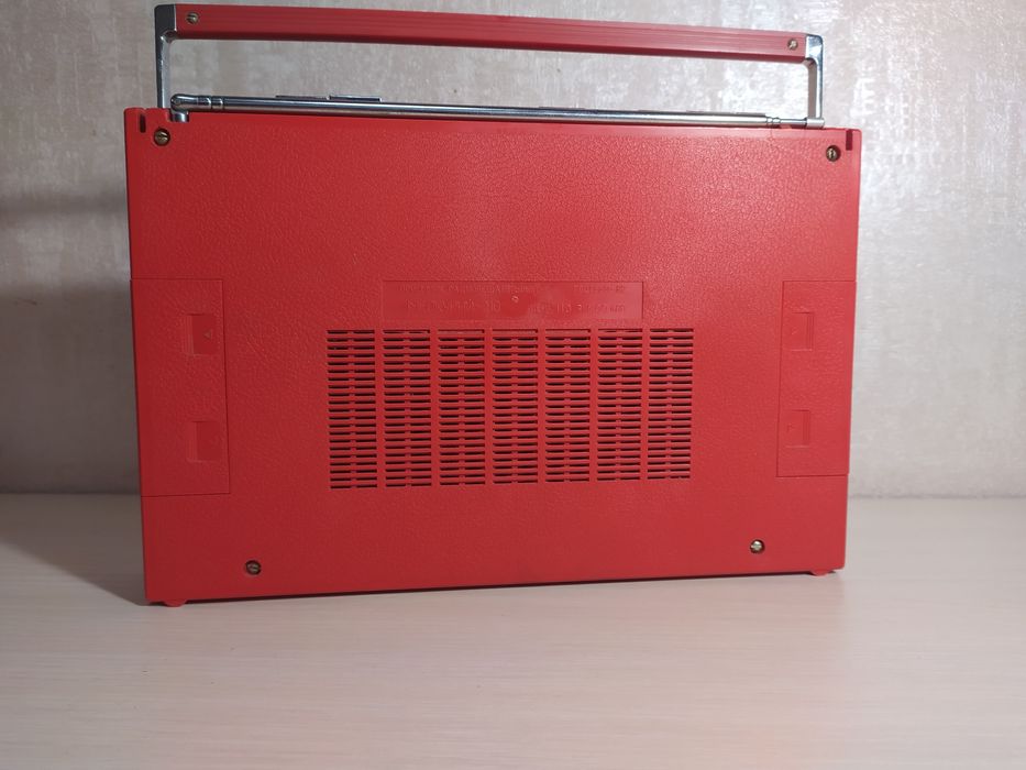 Радянський радіоприймач Меркурій 210