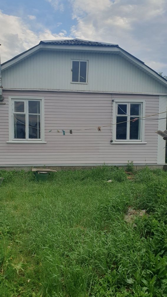 Продаеться будинок.