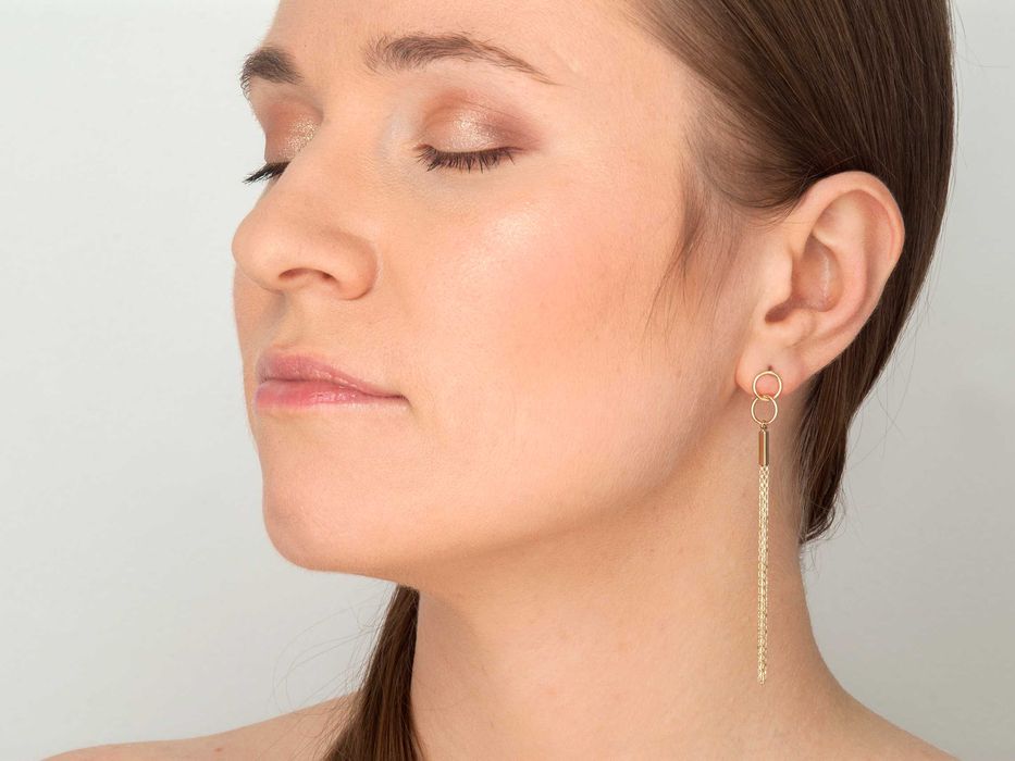 Czarujące złote kolczyki wiszące próby 585 na sztyft z łańcuszkami