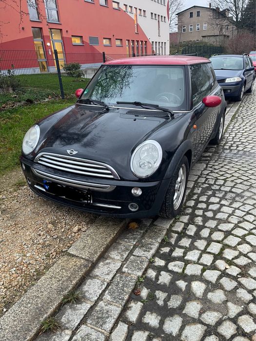 Sprzedam samochód osobowy marki Mini One 2004 rok