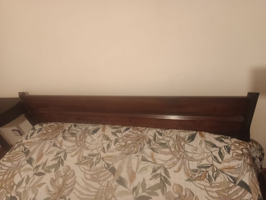 Cama casal madeira maciça + colchão