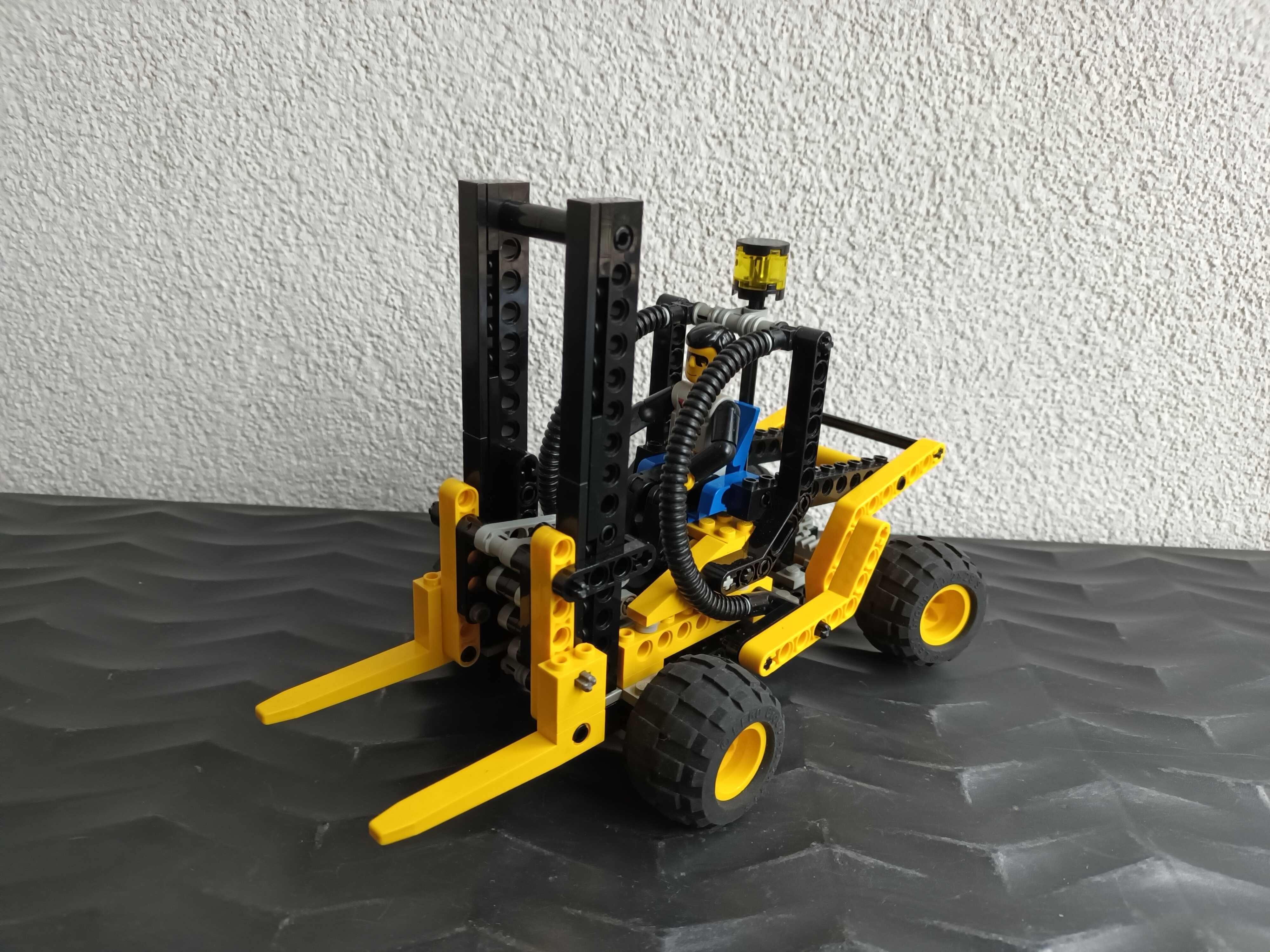 Klocki LEGO Technic 8248 - Forklift