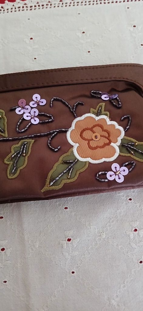 Clutch Avon, nova