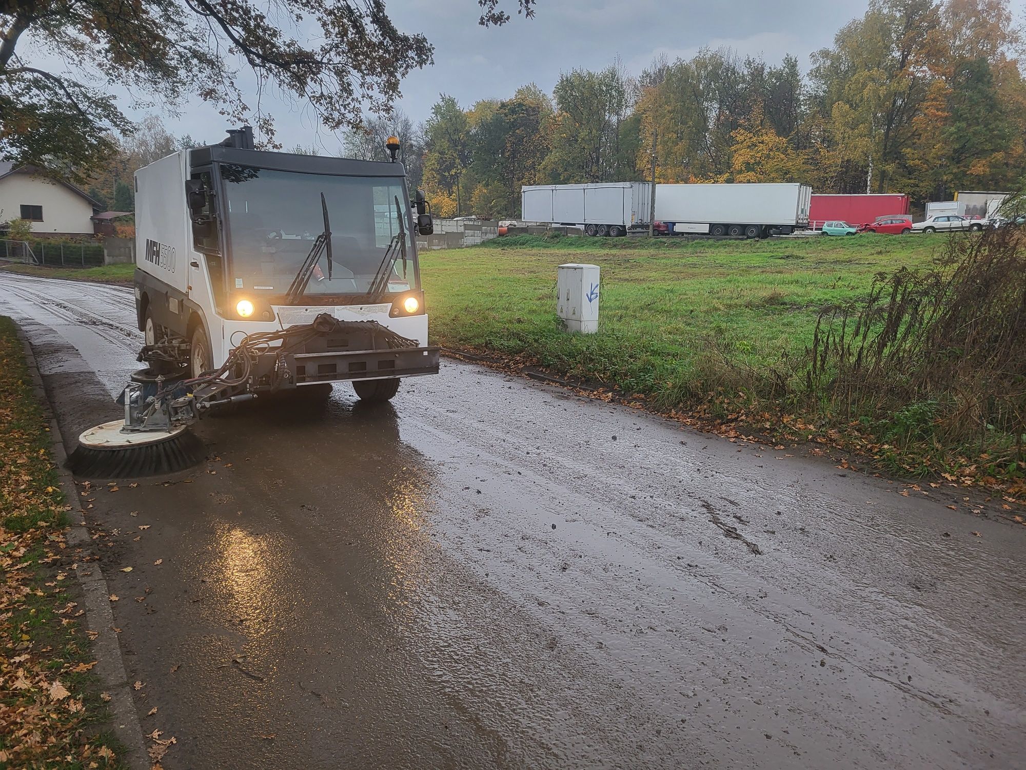 Usługi zamiatarką uliczną