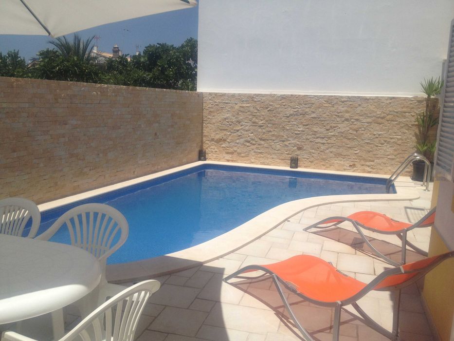 Moradia V4 PISCINA 400m praia Manta Rota