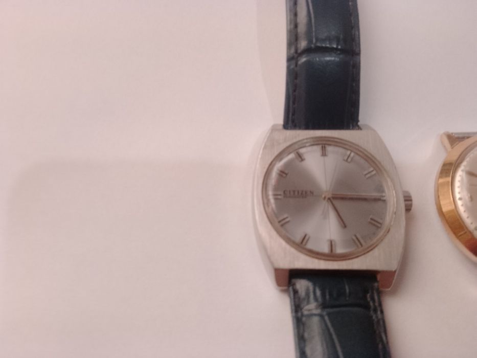 Продам вінтажні годинники.