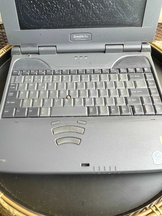 PORTÁTIL VINTAGE TOSHIBA Satelite Pro 4200 - Win98 LAPTOP Peças/Decor.