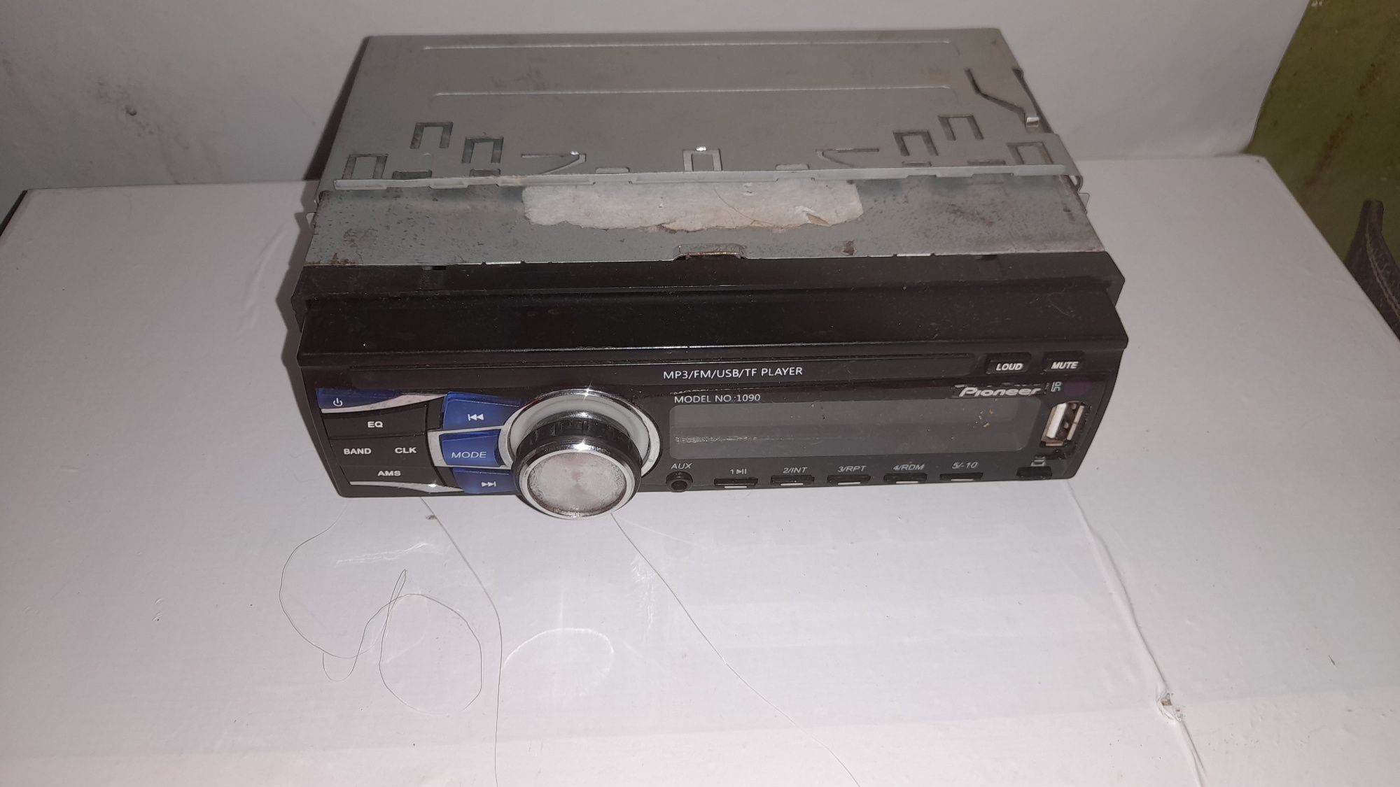 Автомагнитола USB RGB SD/AUX/FM 4x50W 1090