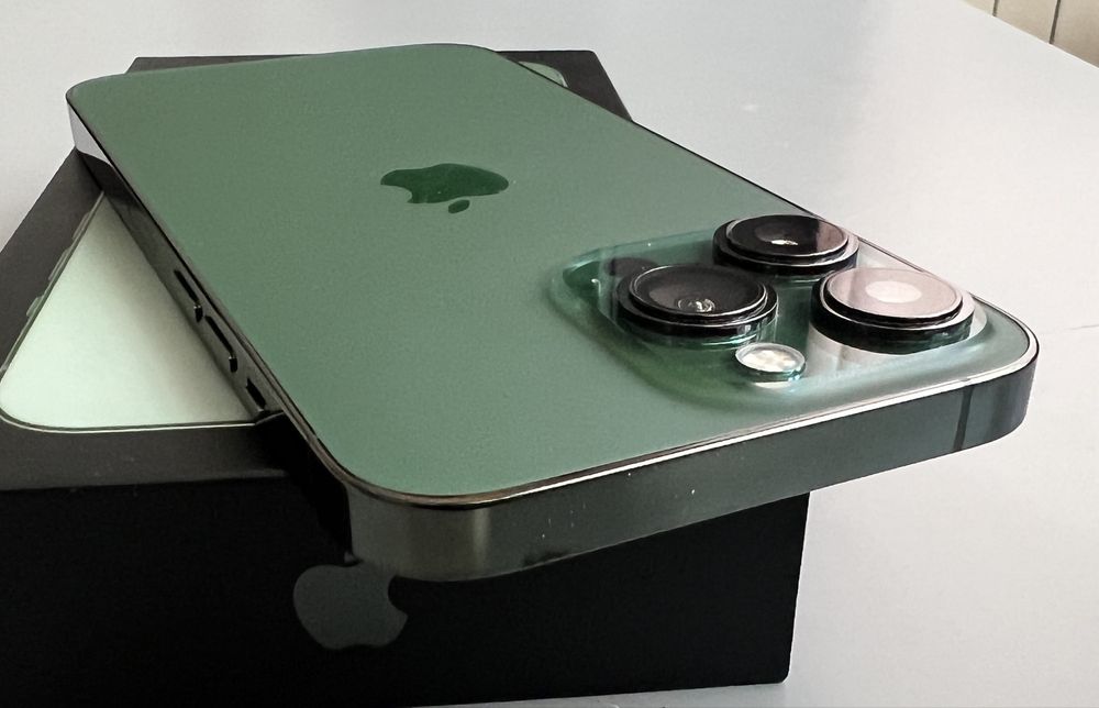 iPhone 13 Pro, Alpine Green, 256GB. Состояние нового1