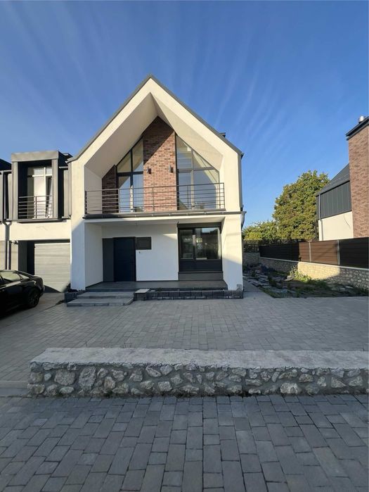 Продається  котедж