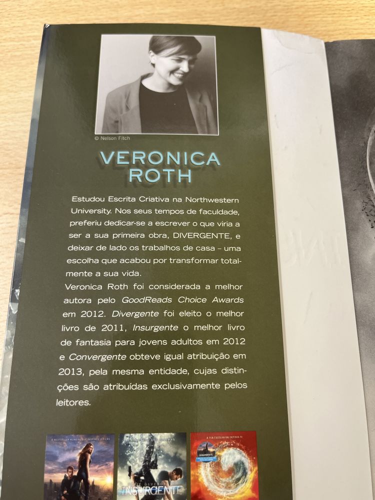 Insurgente de Verónica Roth. Ofereço os portes de envio.