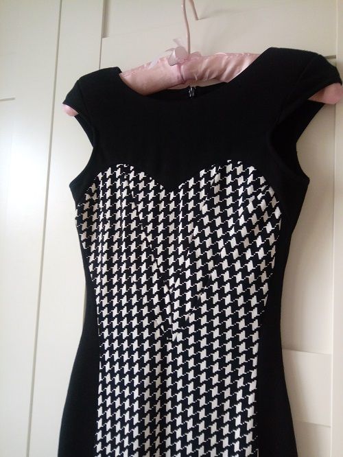 Lipsy London Nowa markowa zgrabna ołówkowa sukienka czarna biała XS