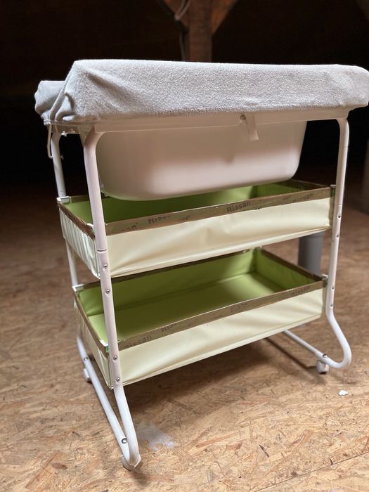 Przewijak z wanienką i schowkiem